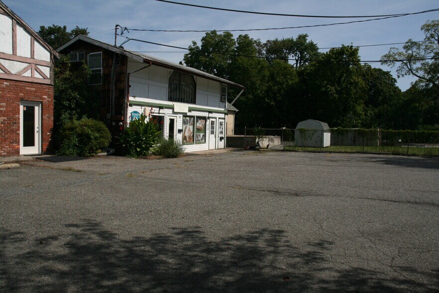 More Photos Of 39 Mine St, Flemington Freestanding For Lease