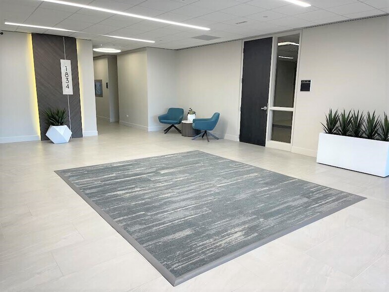 More Photos Of 1834 Walden Office Sq, Schaumburg Office For Lease