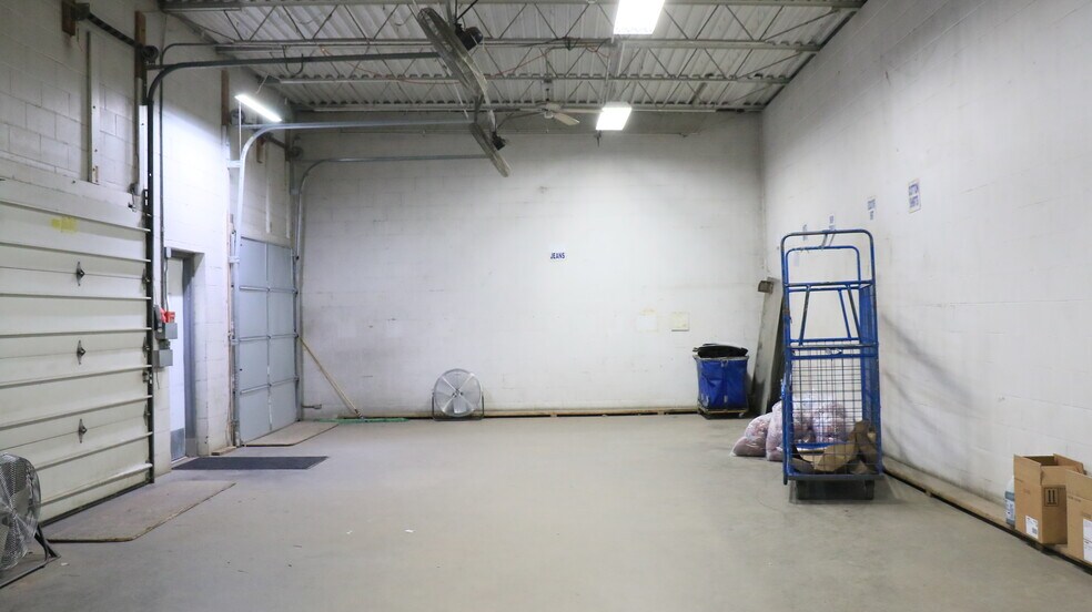 More Photos Of 218 Clay St, Jasper Flex For Lease