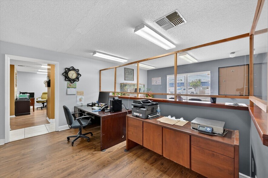 More Photos Of 7 W Main St, Apopka Office For Sale
