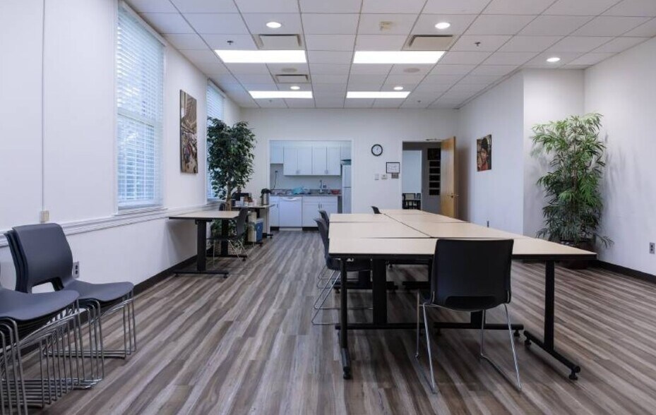 More Photos Of 9190 Rockville Pike, Bethesda Office For Sale