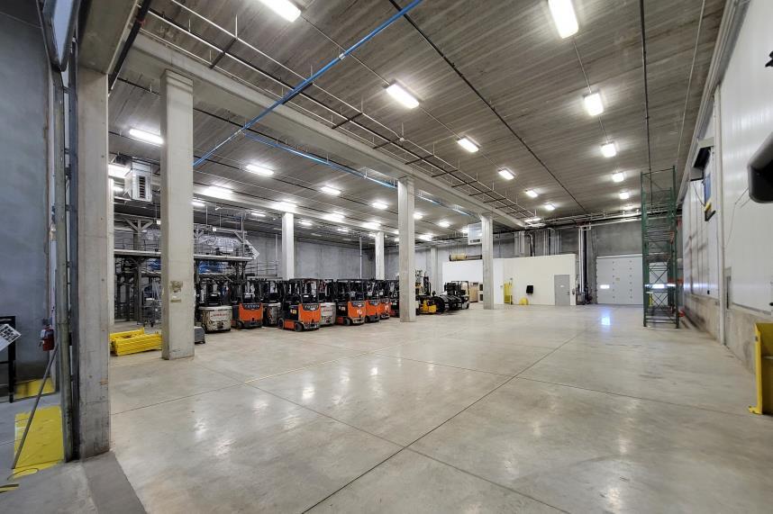 More Photos Of 320 W Gridley Rd, Gridley Warehouse For Sale