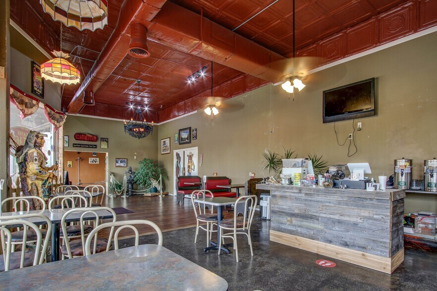 More Photos Of 308 E Don Tyler Ave, Dewey Storefront For Sale