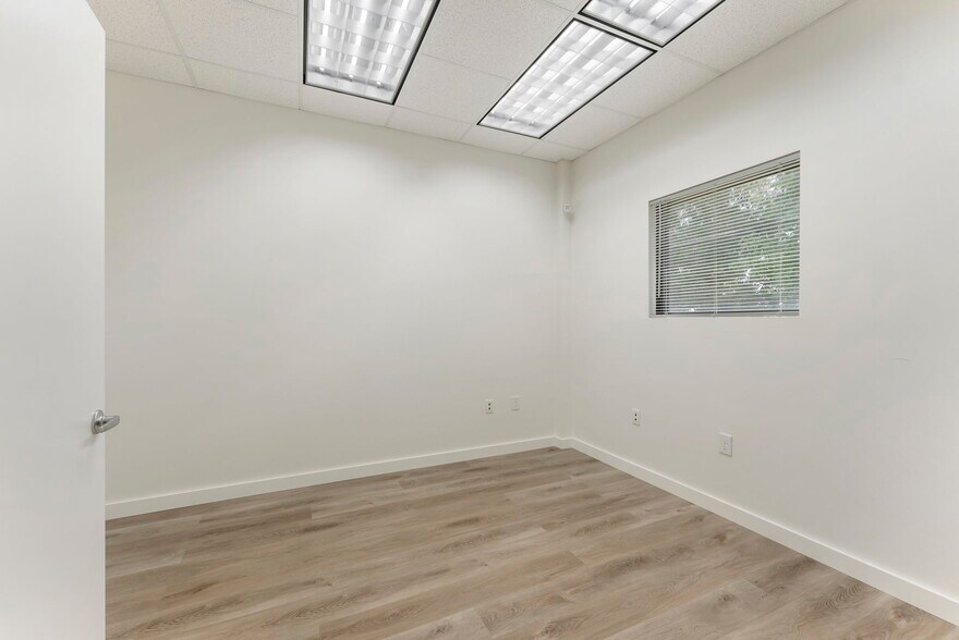 More Photos Of 26211 I-45, Spring Office For Lease