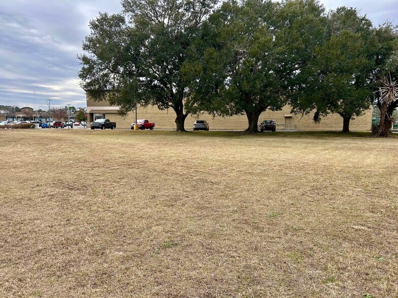 More Photos Of 2550 N Main St, Gainesville Land For Sale