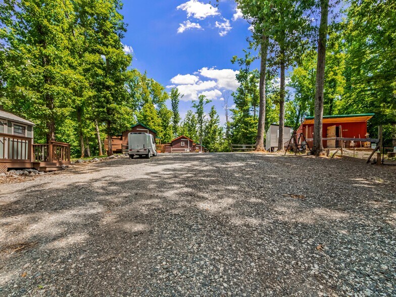 More Photos Of 127 Deer Hill Ln, Weaverville Specialty For Sale
