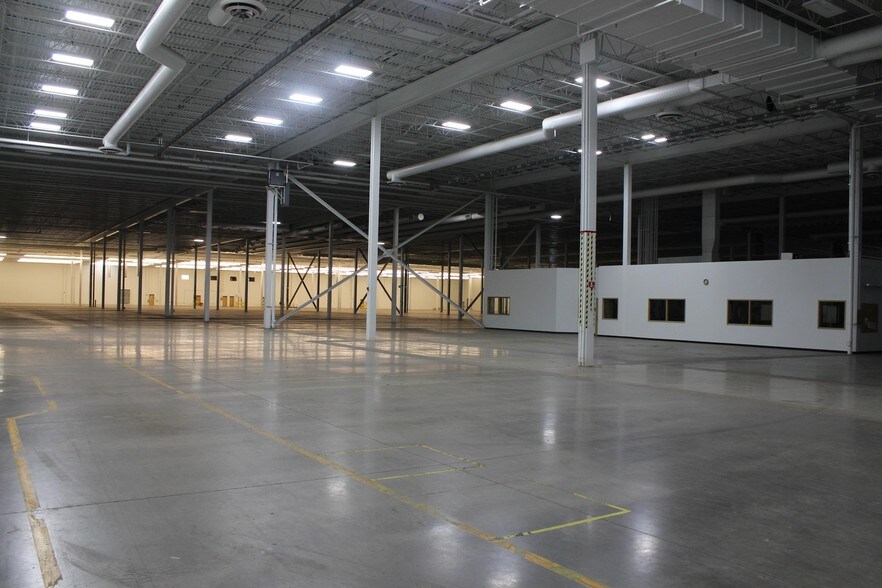 More Photos Of 6401 8th Ave, Saint Cloud Manufacturing For Lease