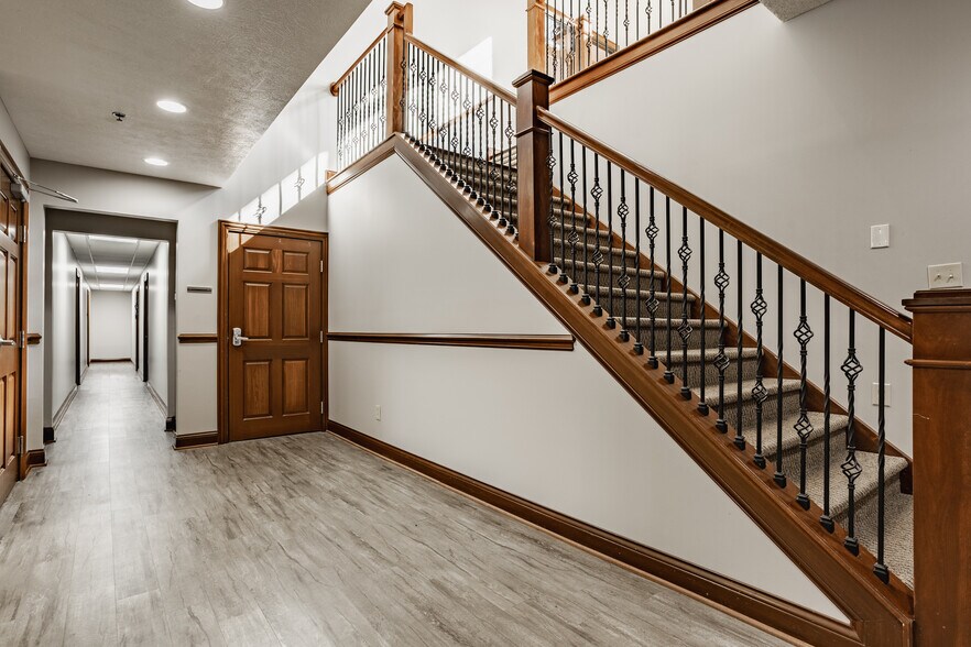 More Photos Of 698 Oldefield Commons Dr, Greenwood Medical For Sale