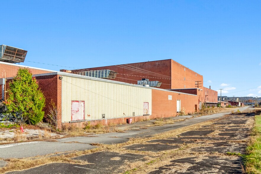 More Photos Of 1641 Fairystone Park Hwy, Stanleytown Warehouse For Sale