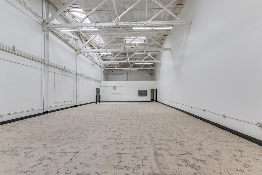 More Photos Of 2023-2043 S Santa Fe Ave, Los Angeles Unknown For Lease
