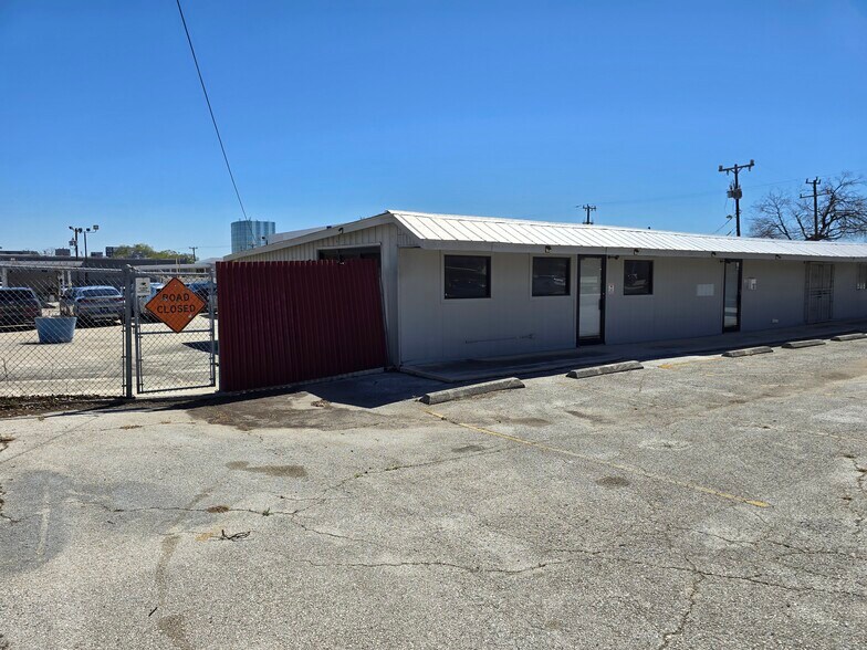 More Photos Of 10000 McCullough Ave, San Antonio Distribution For Sale