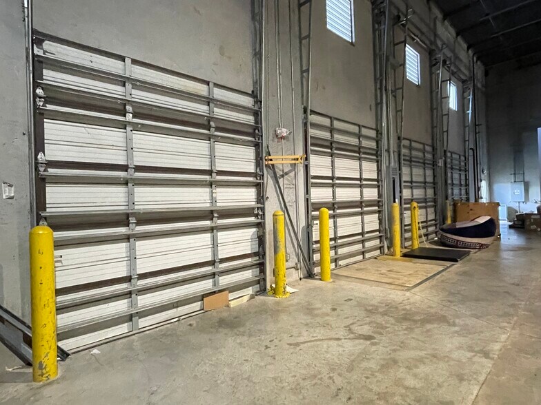 More Photos Of 11600 NW 173rd St, Alachua Warehouse For Lease