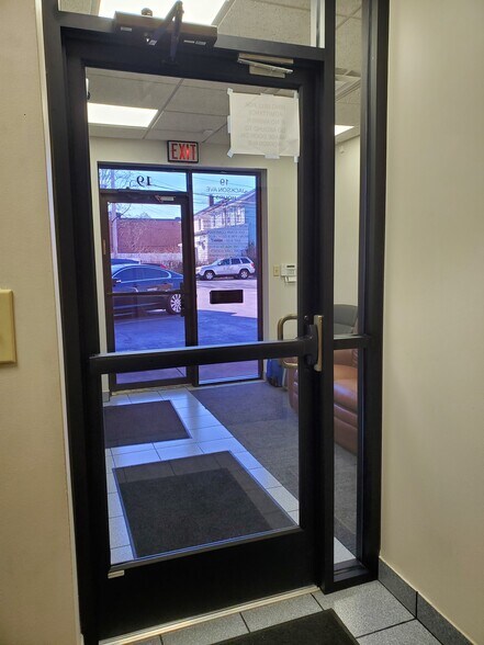 More Photos Of 19 Jackson Ave, Collingdale Manufacturing For Lease