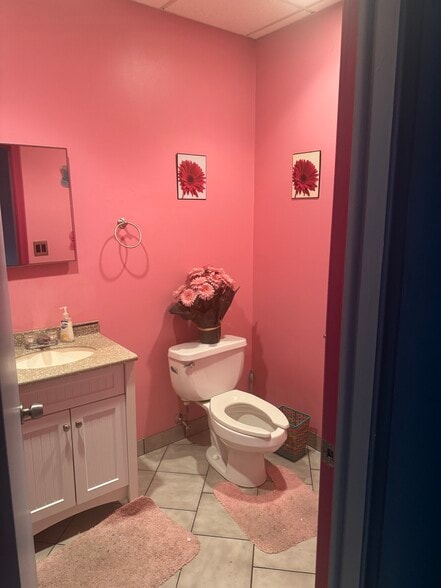 More Photos Of 34401 Commerce Rd, Fraser Warehouse For Lease