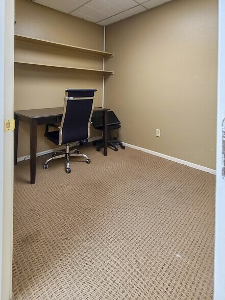 More Photos Of 1344 W 6th St, Corona Office For Sale