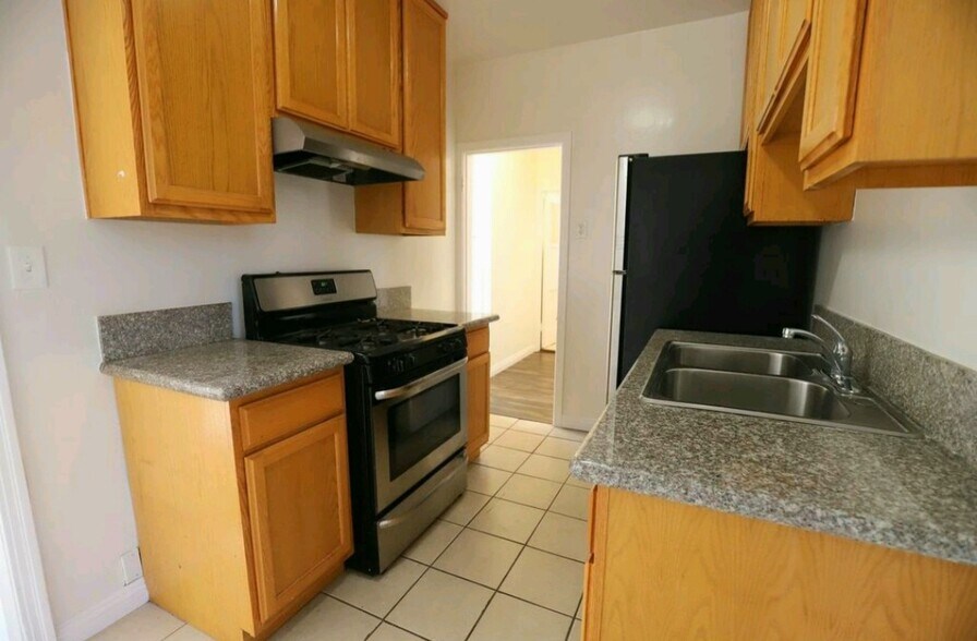 More Photos Of 4124-4126 1/2 Monroe St, Los Angeles Apartments For Sale