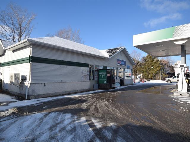 More Photos Of 340 Av Béthany, Lachute Service Station For Sale