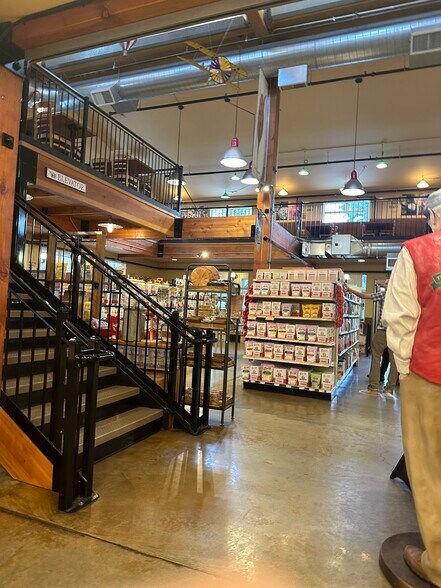 More Photos Of 5000 SE International Way, Portland General Retail For Sale