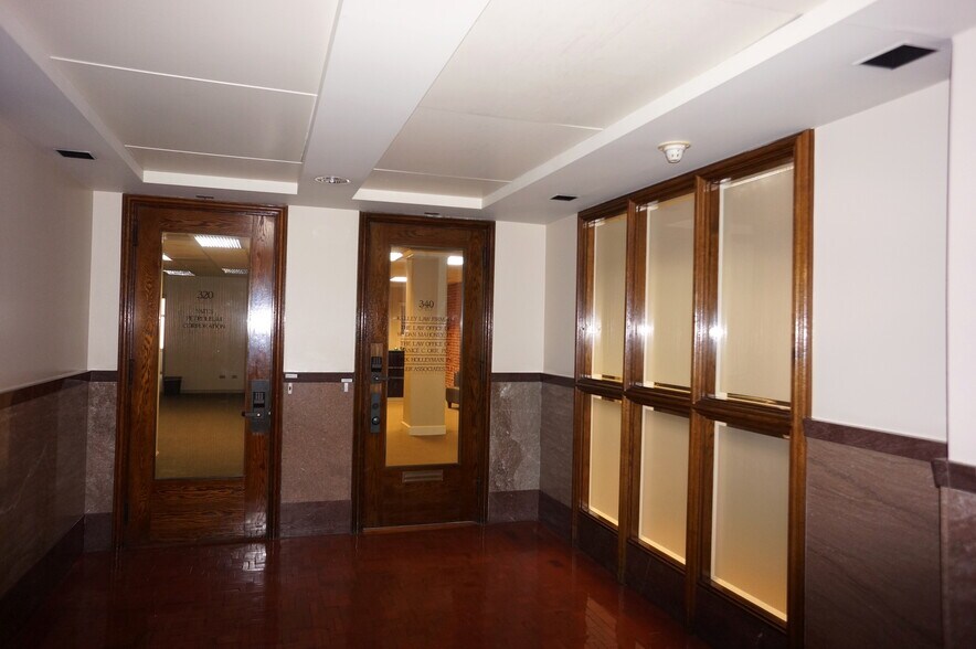 More Photos Of 730 17th St, Denver Office For Sale