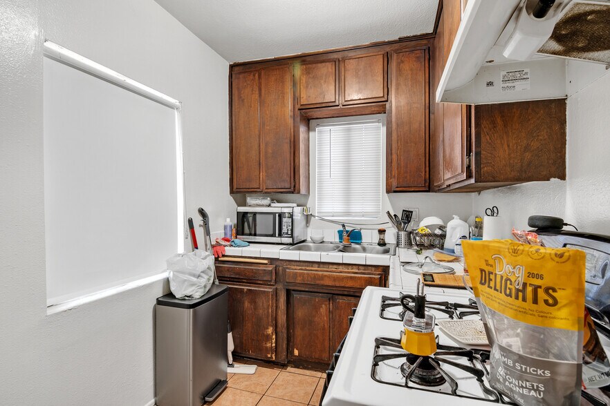 More Photos Of 1917 New Jersey St, Los Angeles Multifamily For Sale