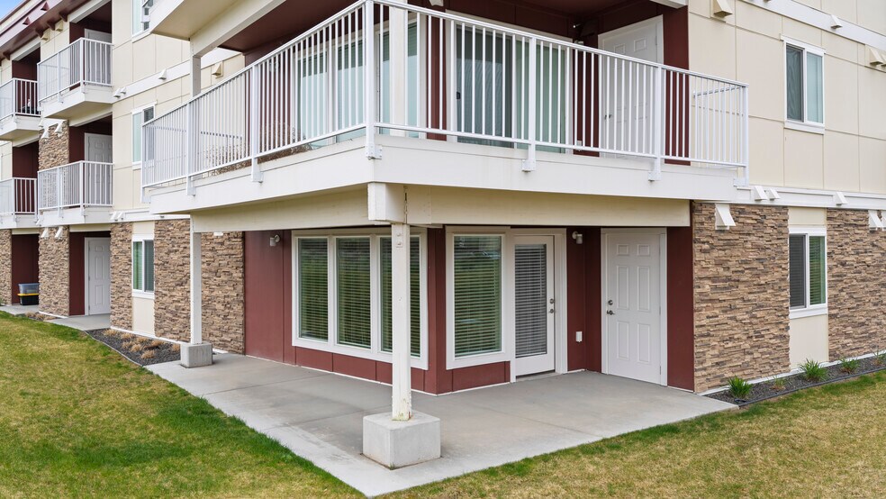 More Photos Of 215 University Dr, Richland Apartments For Sale