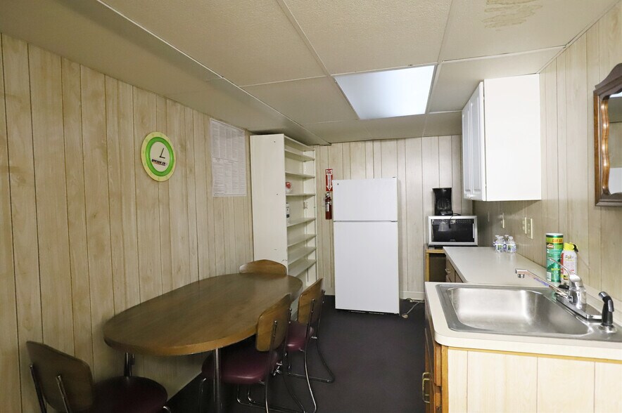 More Photos Of 1134 S Linden Rd, Flint Medical For Sale