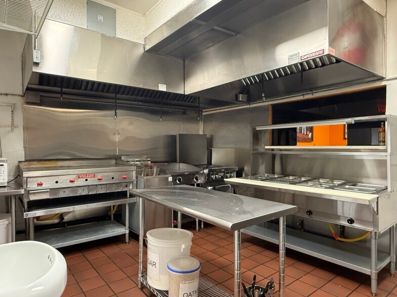 More Photos Of 5402 S Zarzamora St, San Antonio Restaurant For Sale