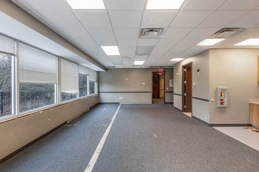 More Photos Of 245 Village Center Pky, Stockbridge Medical For Lease