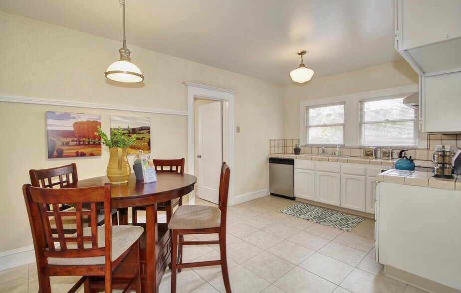 More Photos Of 1901-1903 H St, Sacramento Apartments For Sale