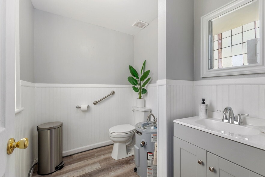More Photos Of 13 Leonard St, Gansevoort Religious Facility For Sale