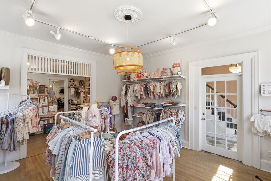 More Photos Of 25 S Main St, Pittsford Freestanding For Sale