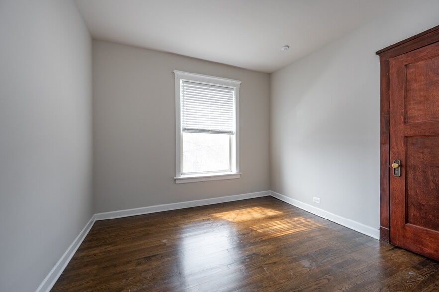 More Photos Of 5235-5245 S Drexel Ave, Chicago Apartments For Sale