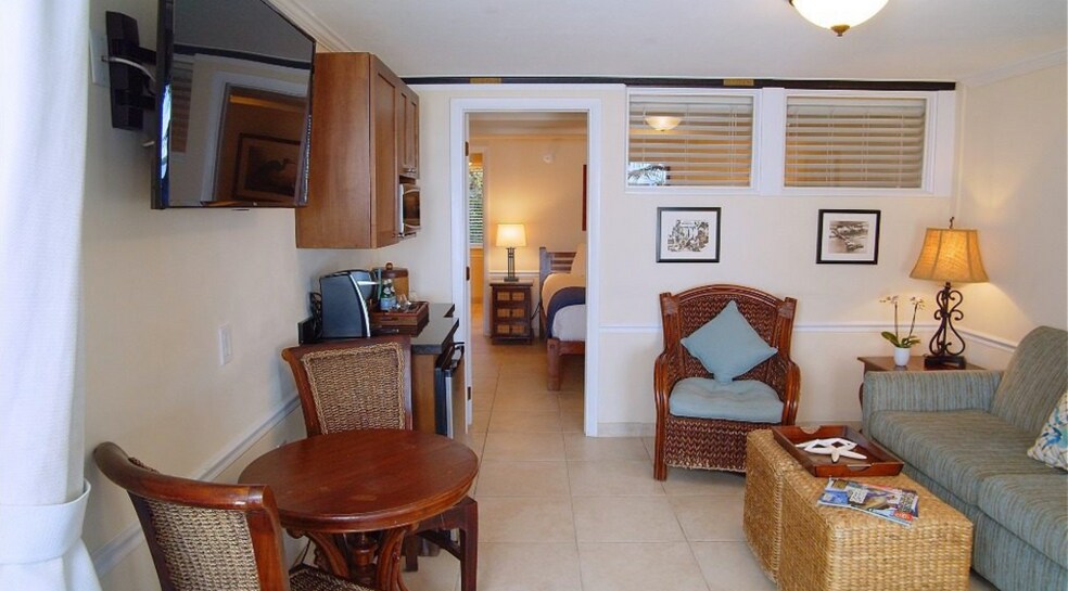 More Photos Of 198 Harborview Dr, Tavernier Hotel For Sale