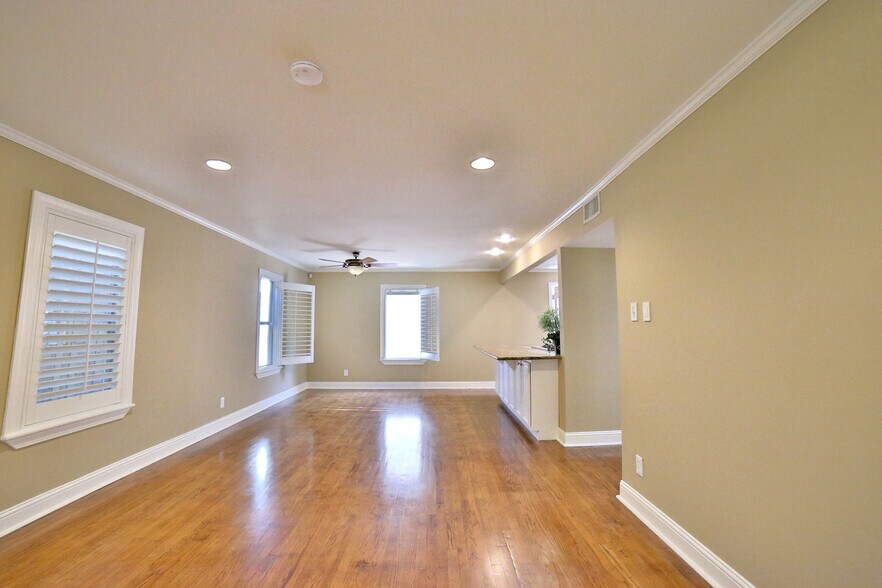 More Photos Of 2625 Peckham St, Houston Office Residential For Lease