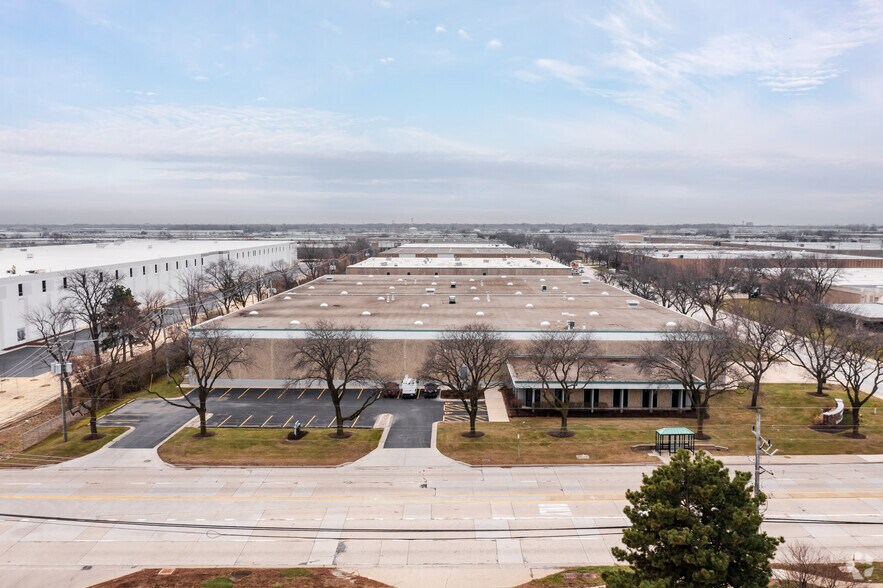 More Photos Of 2301 Lively Blvd, Elk Grove Village Warehouse For Lease