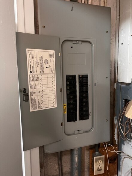 More Photos Of 7760 W 20th Ave, Hialeah Coworking Space