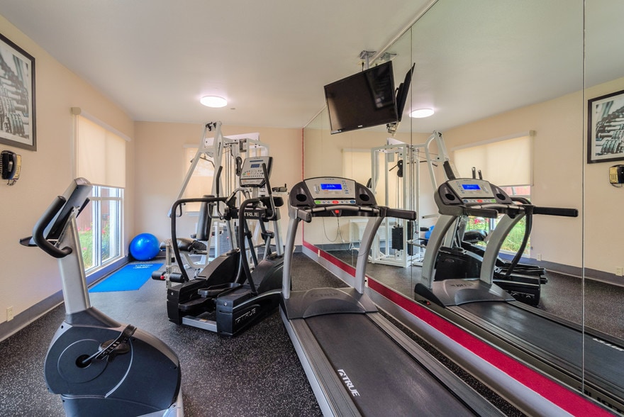 More Photos Of 2011 N Highway 78, Wylie Hotel For Sale