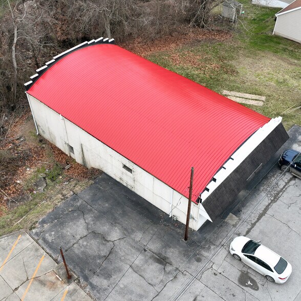 More Photos Of 1900 8th Ave, Parkersburg Garden Center For Sale