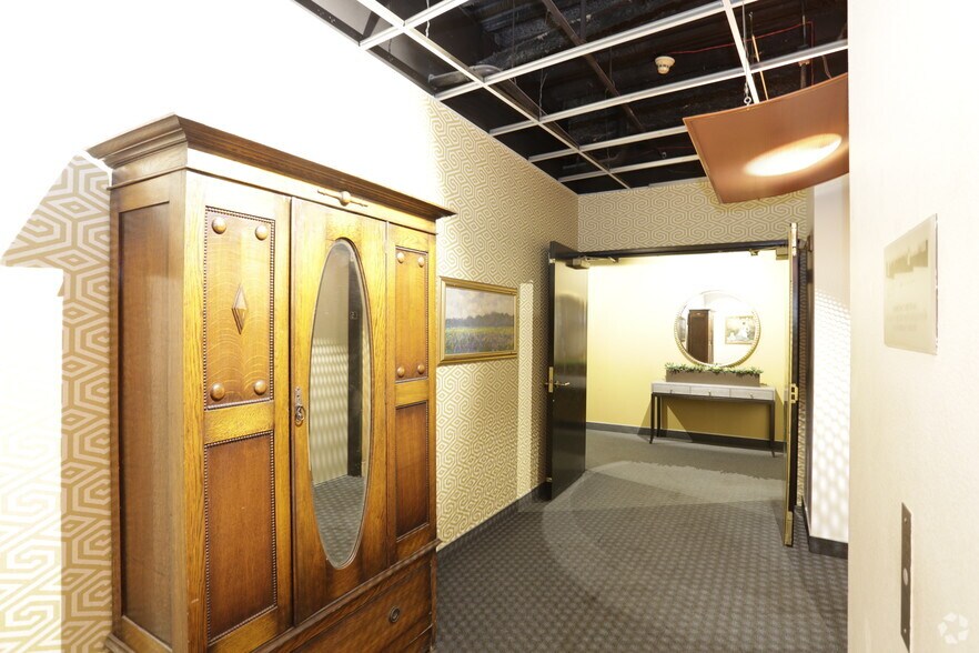 More Photos Of 810 4th Ave, San Diego Apartments For Lease