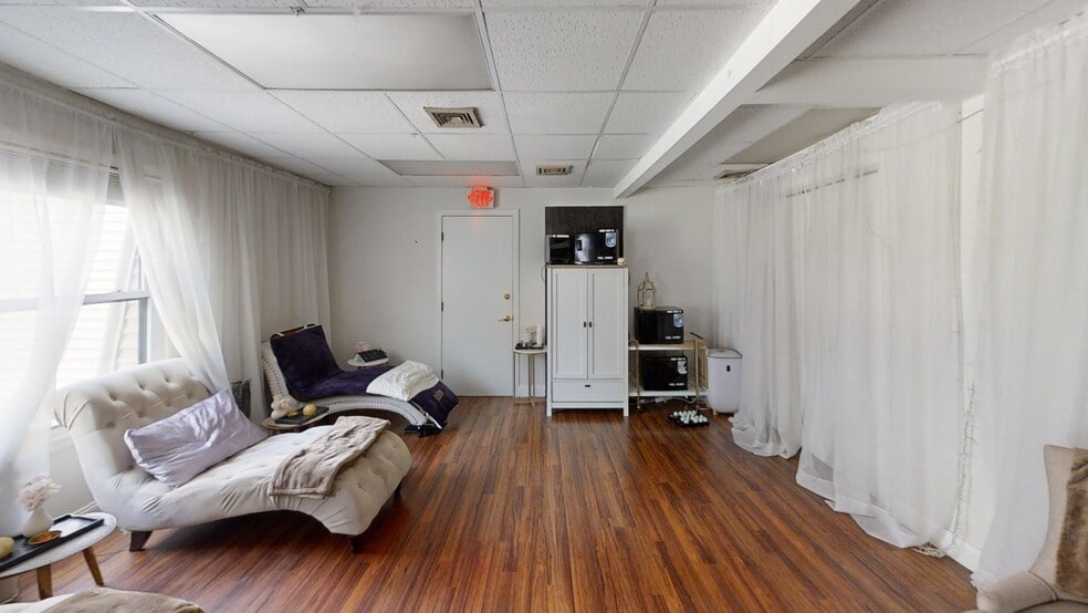 More Photos Of 40 Lake Ave Ext, Danbury Office For Lease