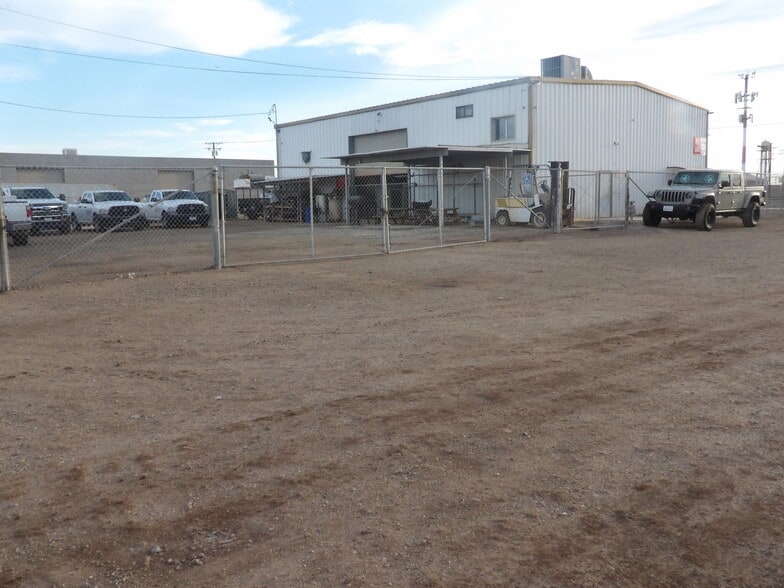 More Photos Of 500 S N St, Imperial Warehouse For Sale
