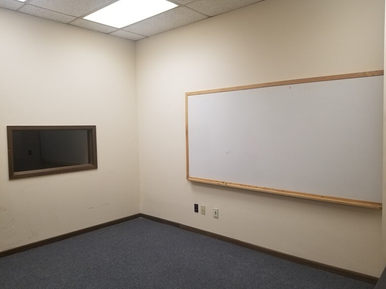 More Photos Of 505-511 5th St, Sioux City Office For Sale