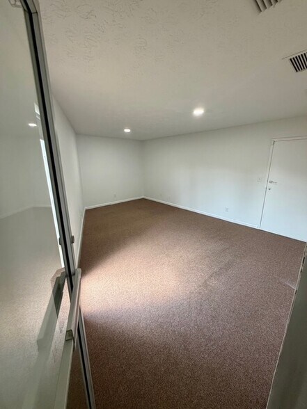 More Photos Of 4300-4304 Plymouth St, Jacksonville Unknown For Lease