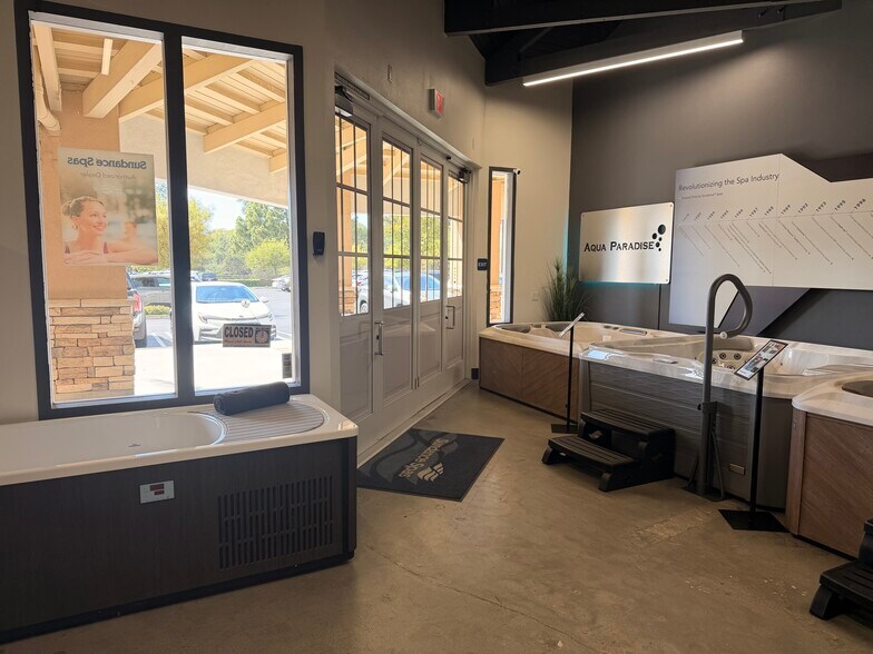 More Photos Of 22900-22924 Los Alisos Blvd, Mission Viejo Unknown For Lease