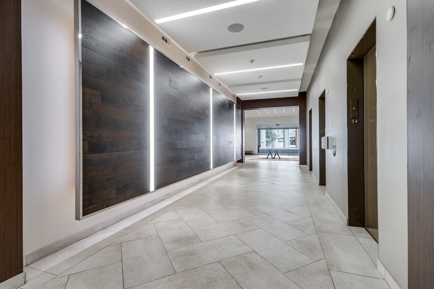 More Photos Of 1301 Solana Blvd, Westlake Unknown For Lease