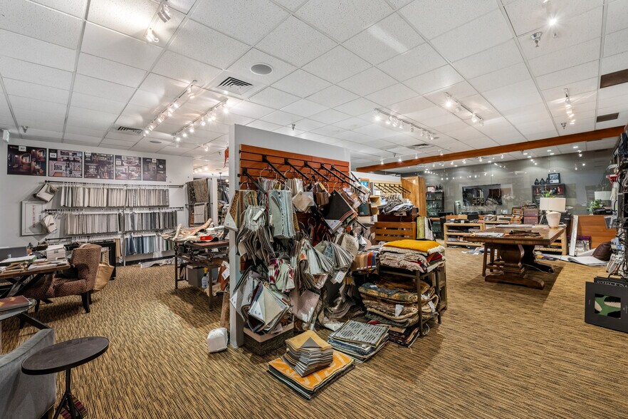 More Photos Of 475 S Broadway St, Denver Freestanding For Sale