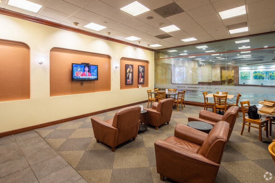 More Photos Of 211 N Broadway, Saint Louis Office For Lease