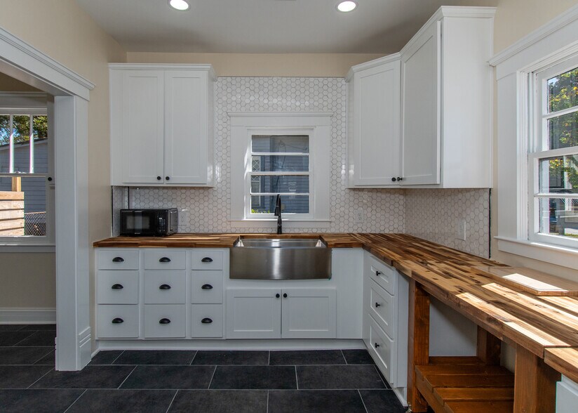 More Photos Of 89 W Campbellton St, Fairburn Office Residential For Lease