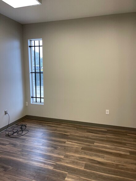 More Photos Of 2032 Wooddale Blvd, Baton Rouge Office For Lease