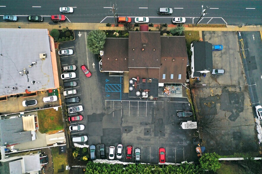 More Photos Of 410 Merrick Rd, Oceanside Restaurant For Sale